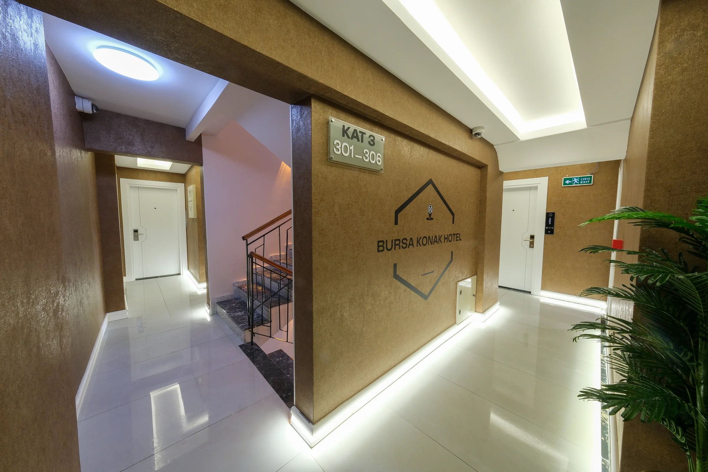 Bursa Konak Hotel koridoru ve iç mekân aydınlatması